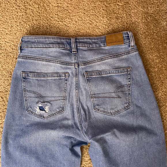 American Eagle Stretch Mom Jeans Medium Wash - Picture 16 of 16